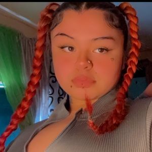 Meet your Posher, Leslie